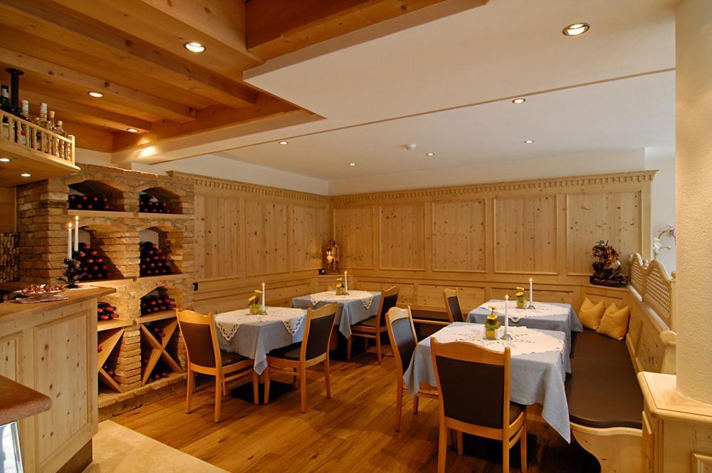 Hotel Talblick Ortisei Esterno foto