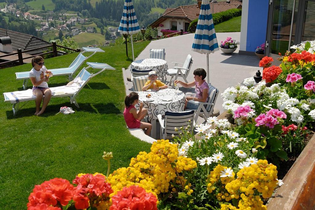 Hotel Talblick Ortisei Esterno foto