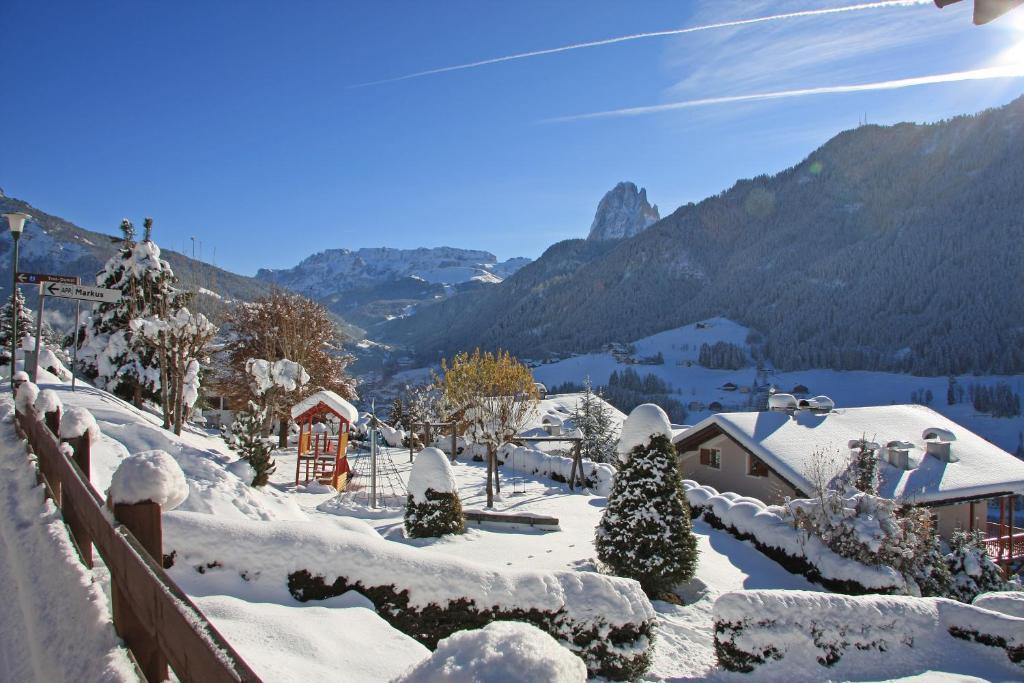 Hotel Talblick Ortisei Esterno foto