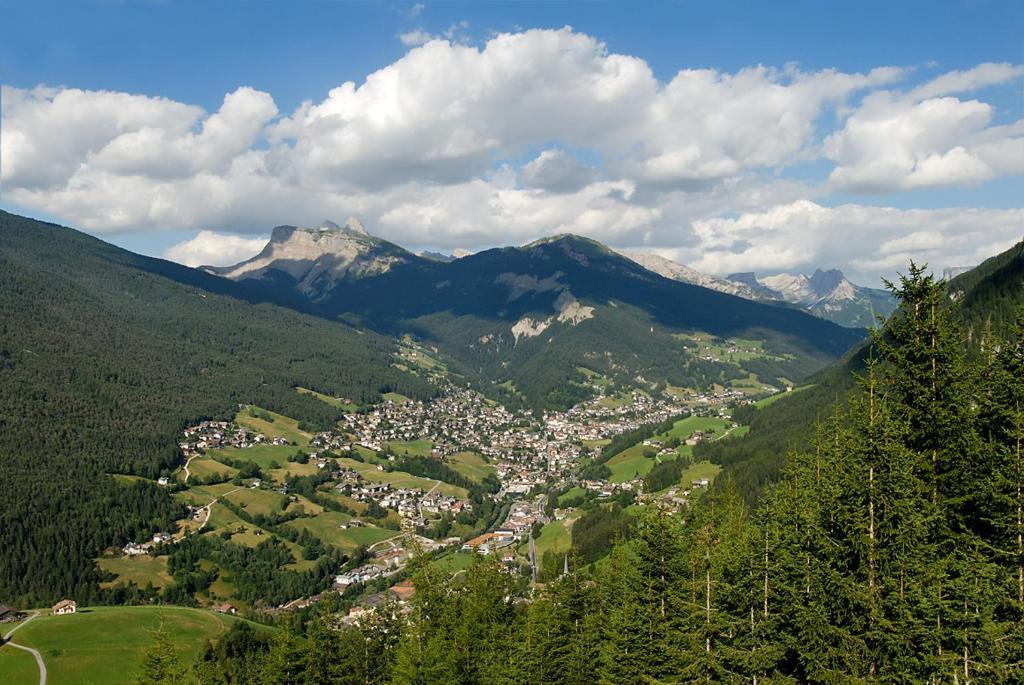 Hotel Talblick Ortisei Esterno foto