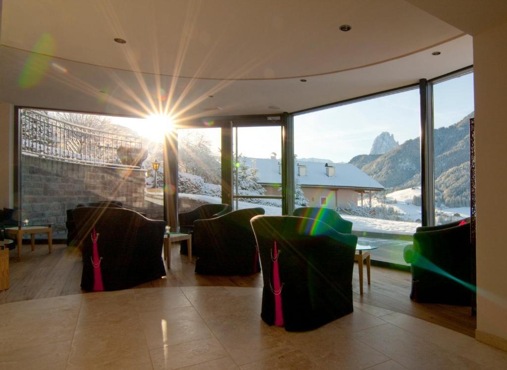 Hotel Talblick Ortisei Esterno foto